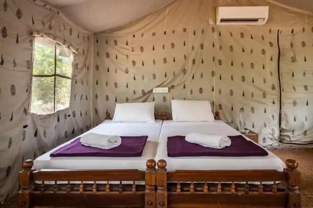 Атирапалли: Amritara Riverside Camp, Thattekad