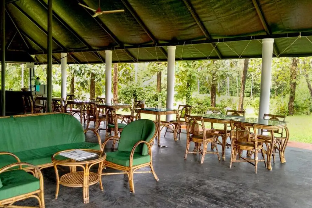 Атирапалли: Amritara Riverside Camp, Thattekad