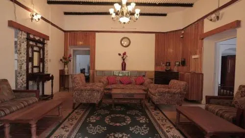 Ути: Marsh Villa Luxury Resort
