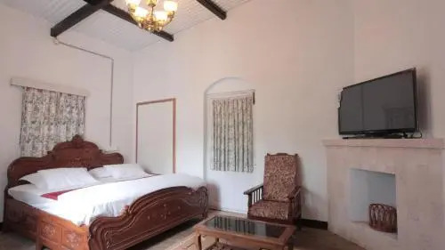 Ути: Marsh Villa Luxury Resort