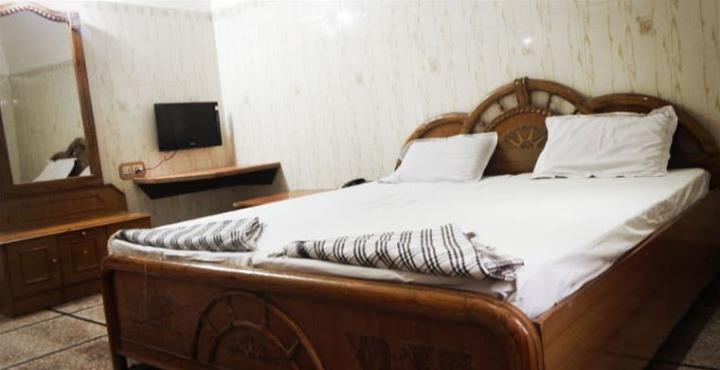 Hotel Poonam Palace — фото 1