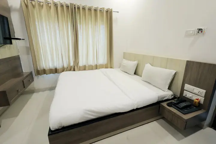 Вадодара: Hotel Grand Paradise