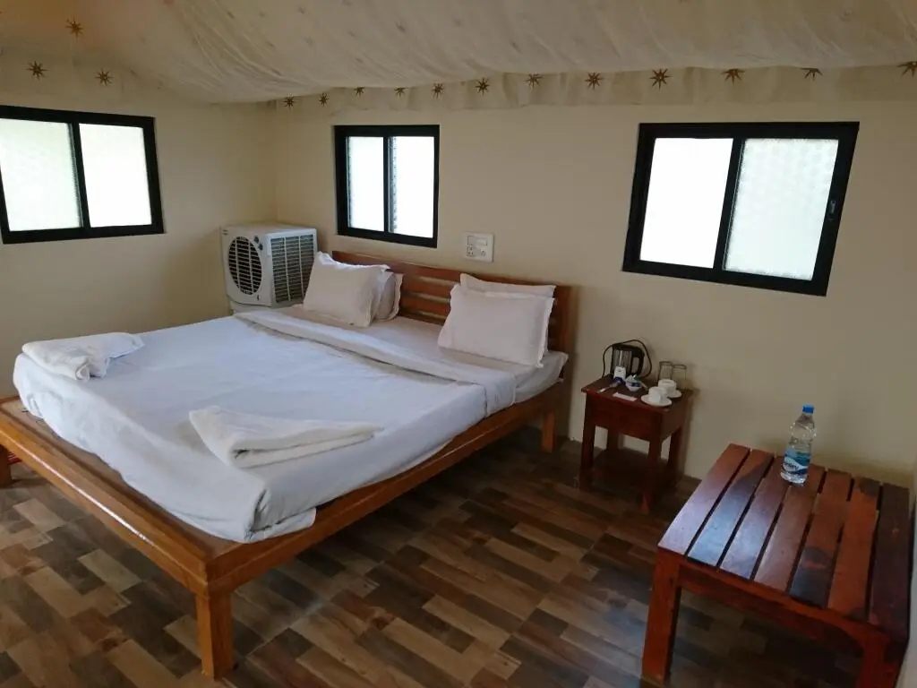 Даулатабад: Hiranya Resorts