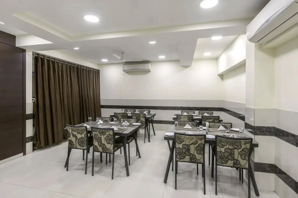 Колката: OYO 16703 Hotel The Platinum