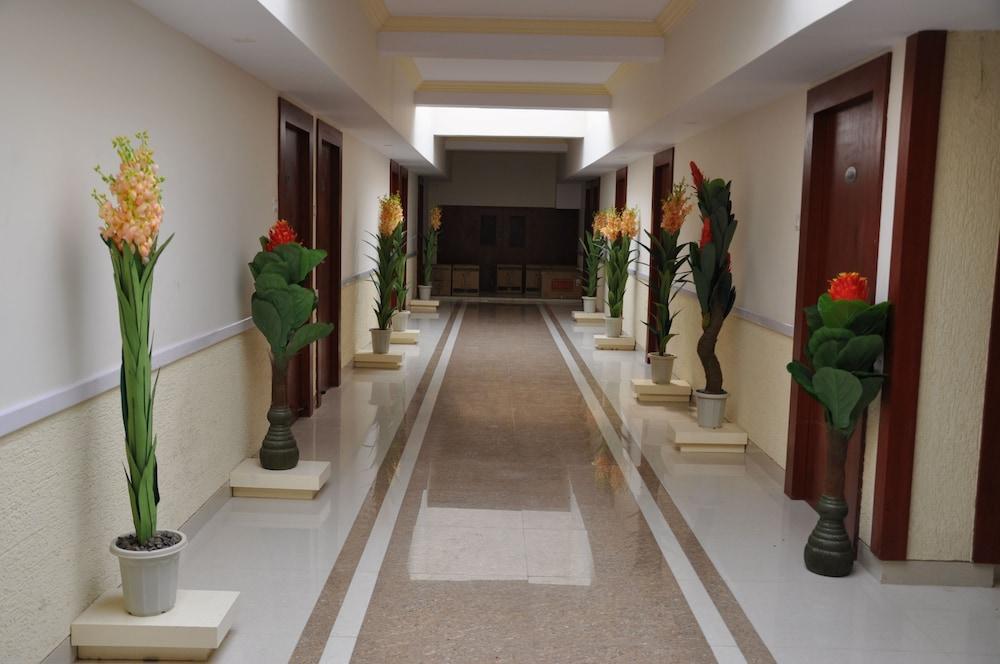 Shiv Hotel — фото 1