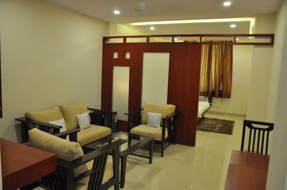Бхудж: Shiv Hotel