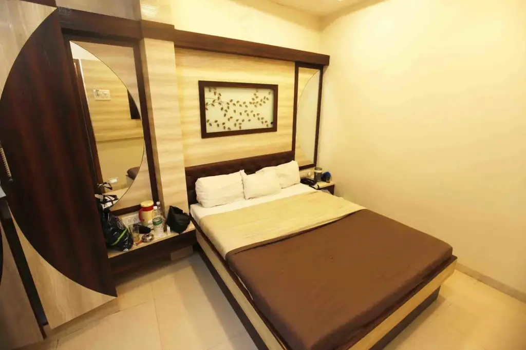 Мумбаи: Hotel Al Moazin