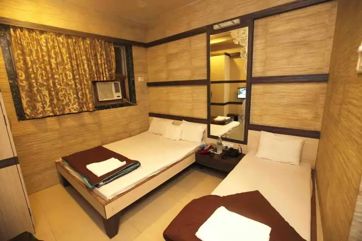 Мумбаи: Hotel Al Moazin
