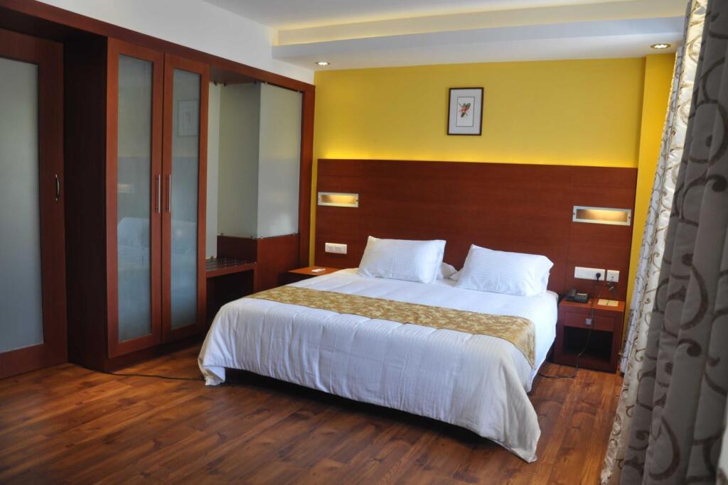 Триссур: Hotel Niya Regency