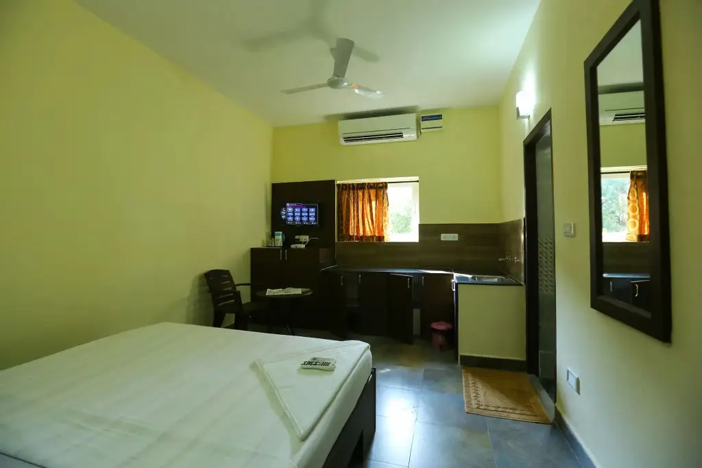 Ченнаи: Season 4 Residences -  Thiruvanmiyur