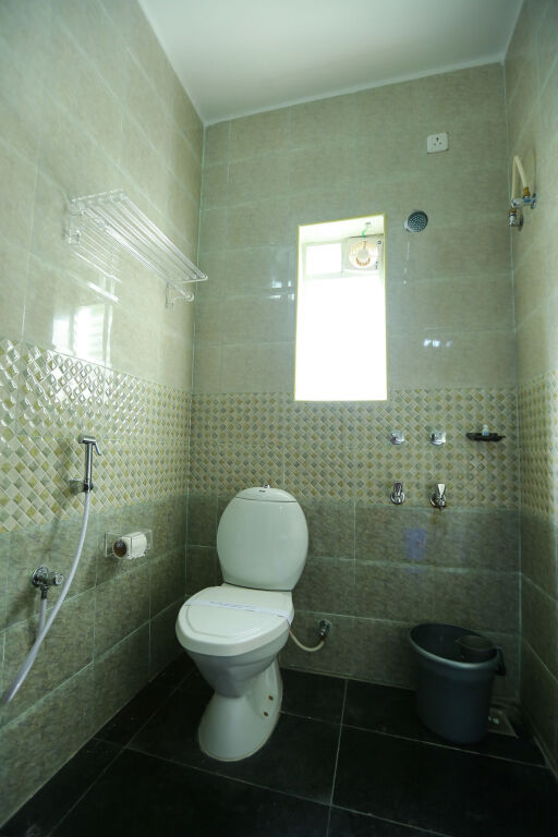 Ченнаи: Season 4 Residences -  Thiruvanmiyur