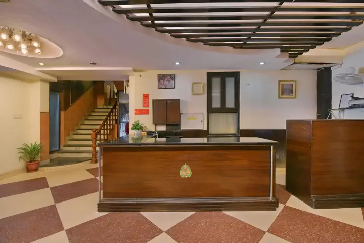 Нью-Дели: OYO 305 Hotel Rajdeep Palace