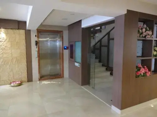 Бангалор: Apollo Greens Serviced Apartment
