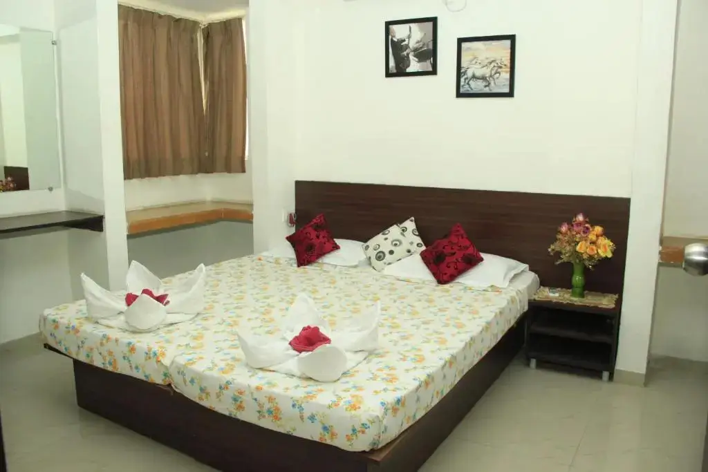 Пуна: Cosmos Luxury Service Apartment