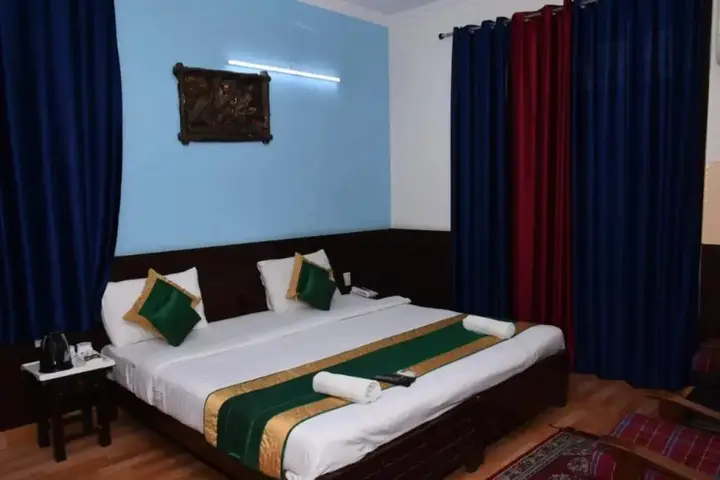 Большая Нойда: FabExpress Abodes House