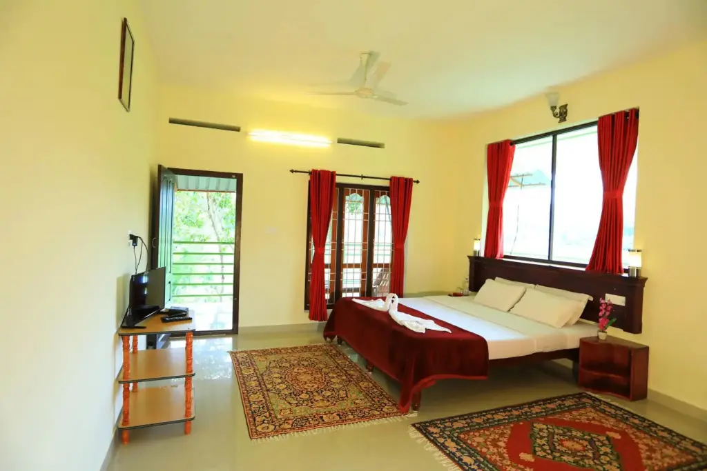 Кумили: Kerala House