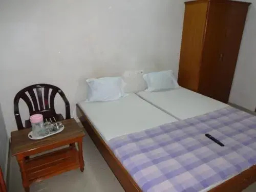 Калапет: R M Guest House