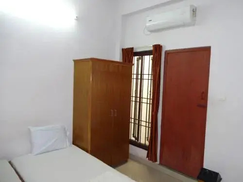 Калапет: R M Guest House