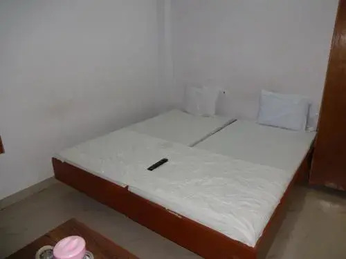 Калапет: R M Guest House