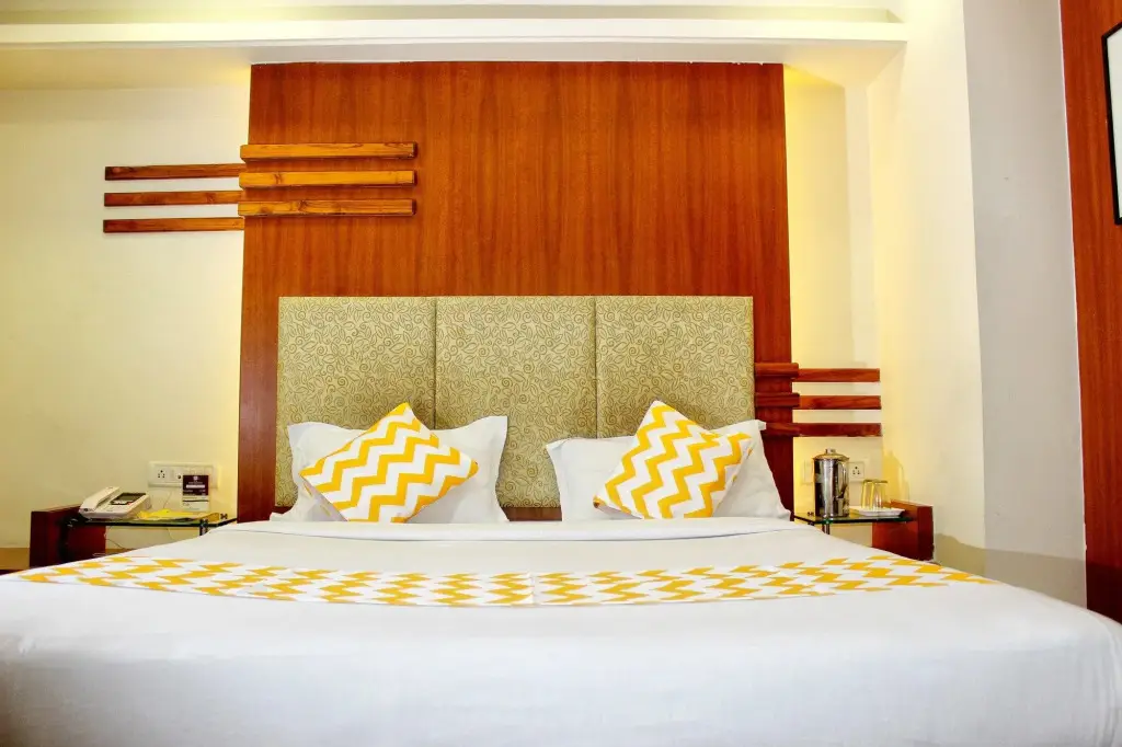 Индаур: FabHotel Amrit Residency