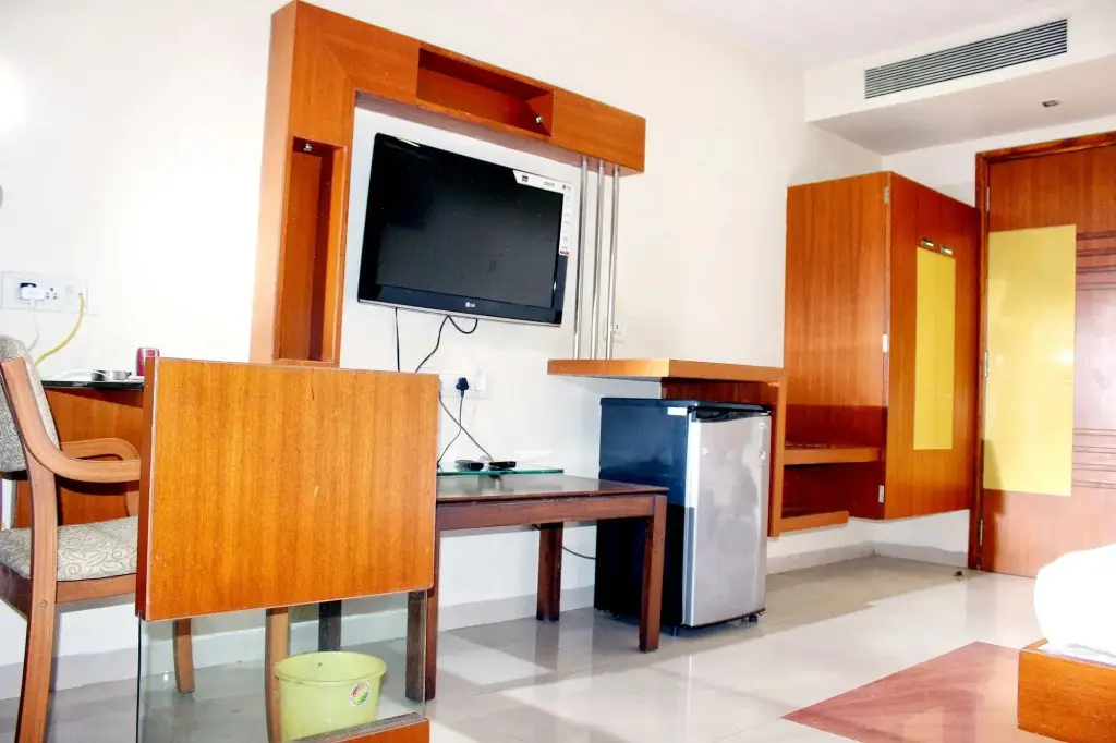 Индаур: FabHotel Amrit Residency