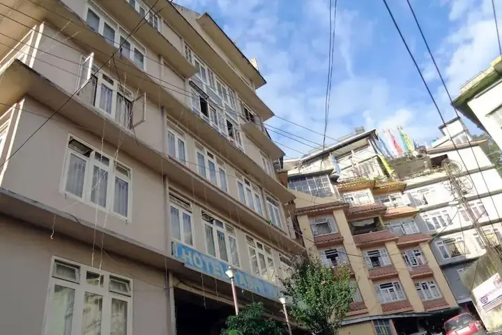 Гангток: Tashi Thendup