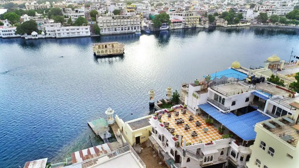 Hotal Devraj Niwas on Lake Pichola Udaipur — фото 1