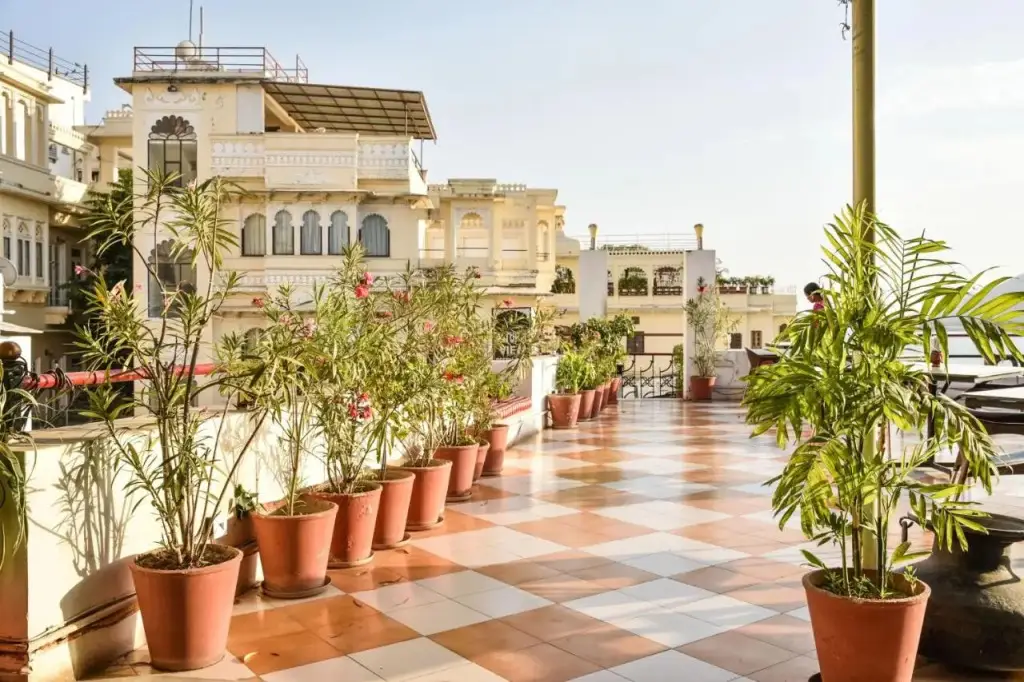 Hotal Devraj Niwas on Lake Pichola Udaipur — фото 1