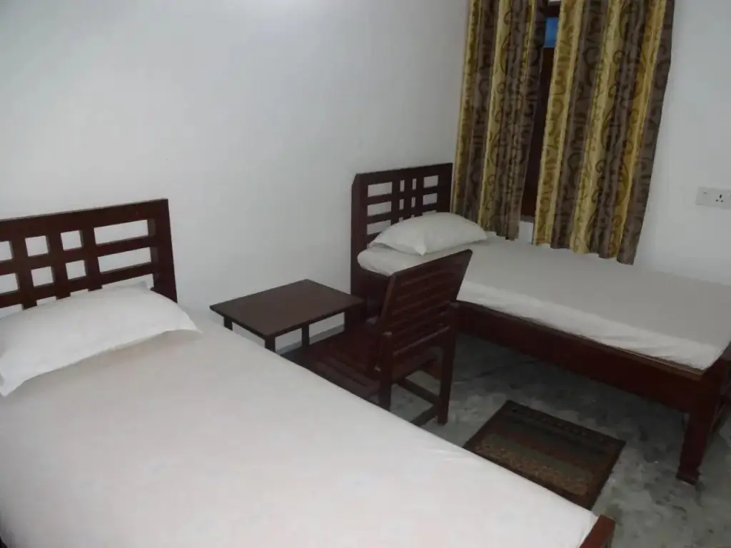 Гайя: Harsh & Yash Guest House