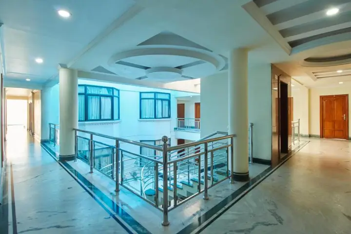 Eraniel: Hotel Sun World