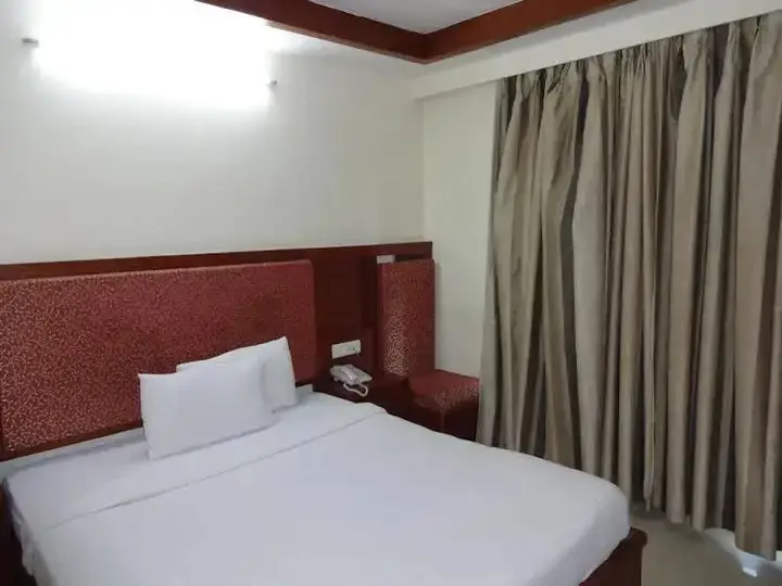 Раджамундри: La Hospin Hotel