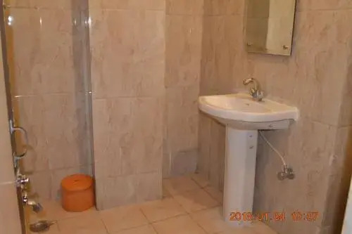 Лакхнау: Hotel Rest Inn