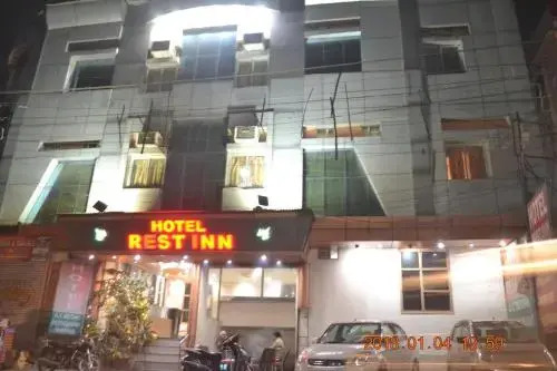 Лакхнау: Hotel Rest Inn