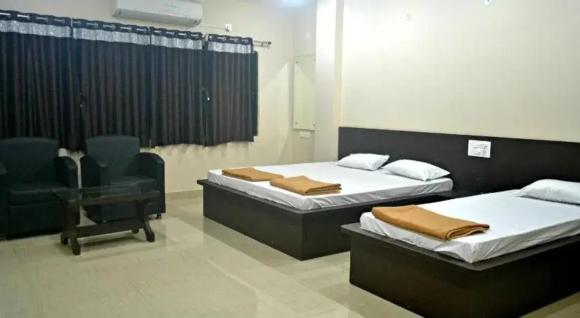 Балангир: Hotel Bhammars