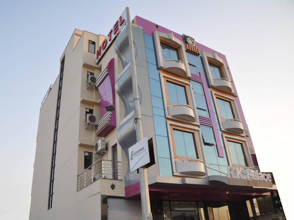 Hotel R K Palace — фото 1