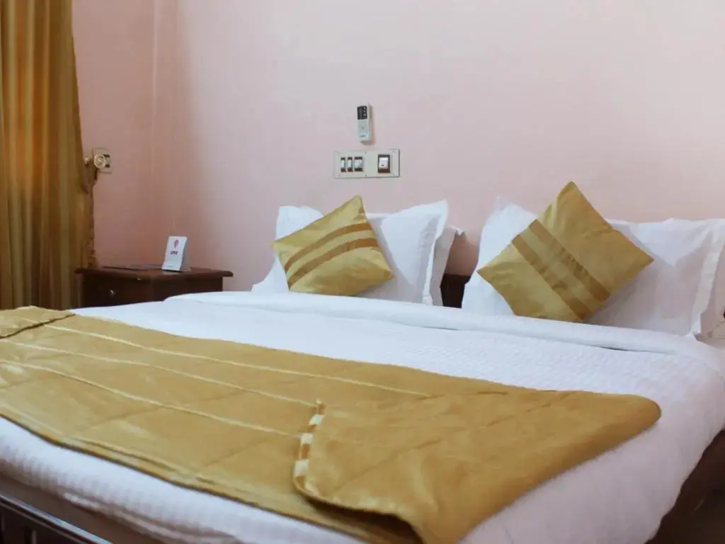 Недумбассери: Thomson Regency