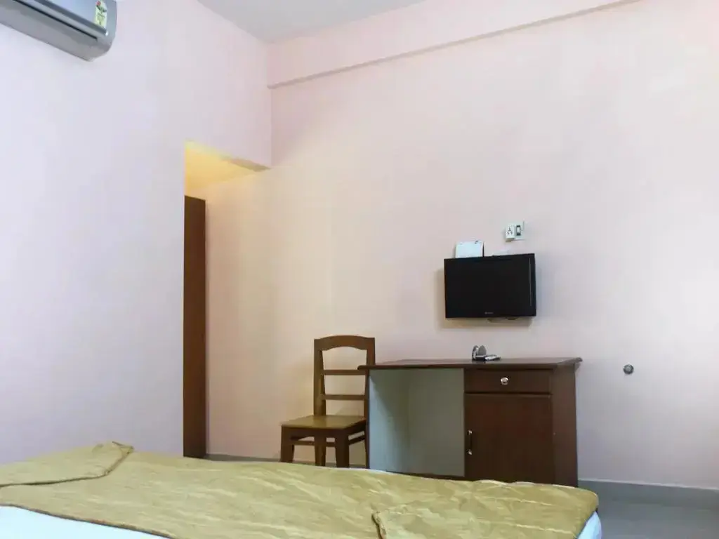 Недумбассери: Thomson Regency
