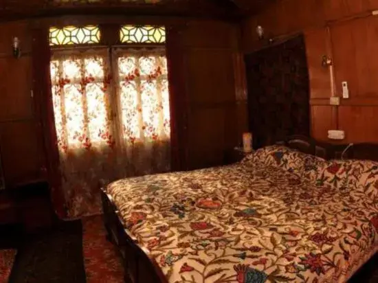 Шринагар: Peace of Mind Group of Houseboat