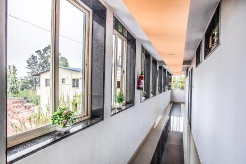 Олд-Махабалешвар: FabHotel Anmol's Inn Mahableshwar
