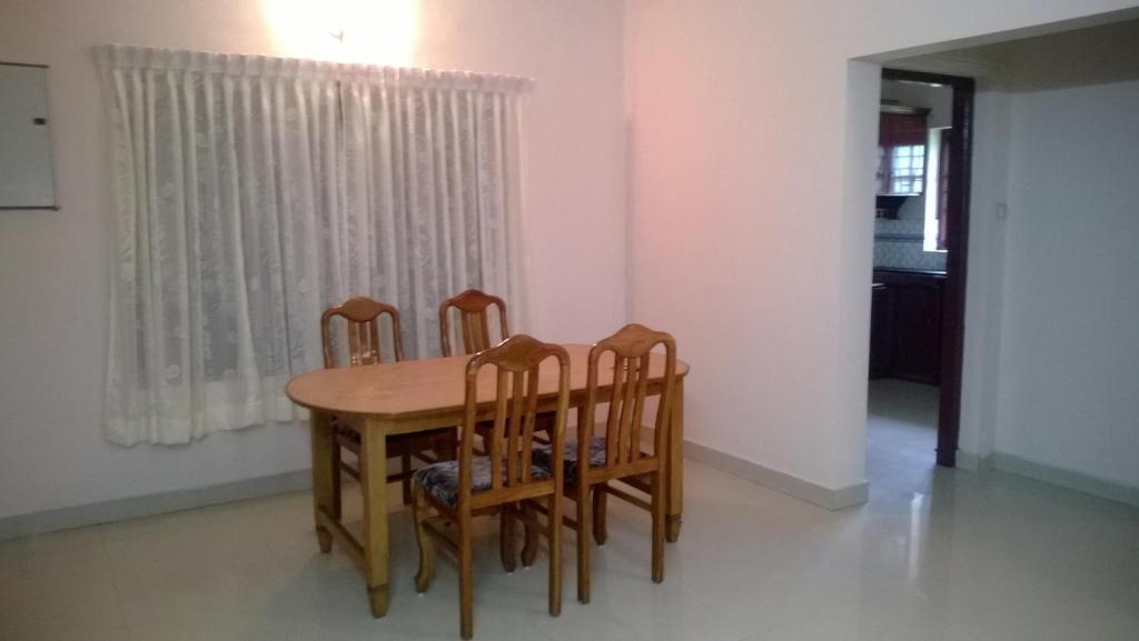 Ковалам: Indeevaram Apartments