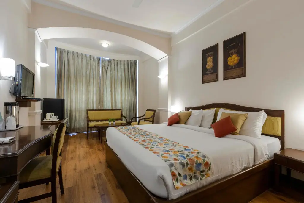 Мератх: Hotel Crystal Palace