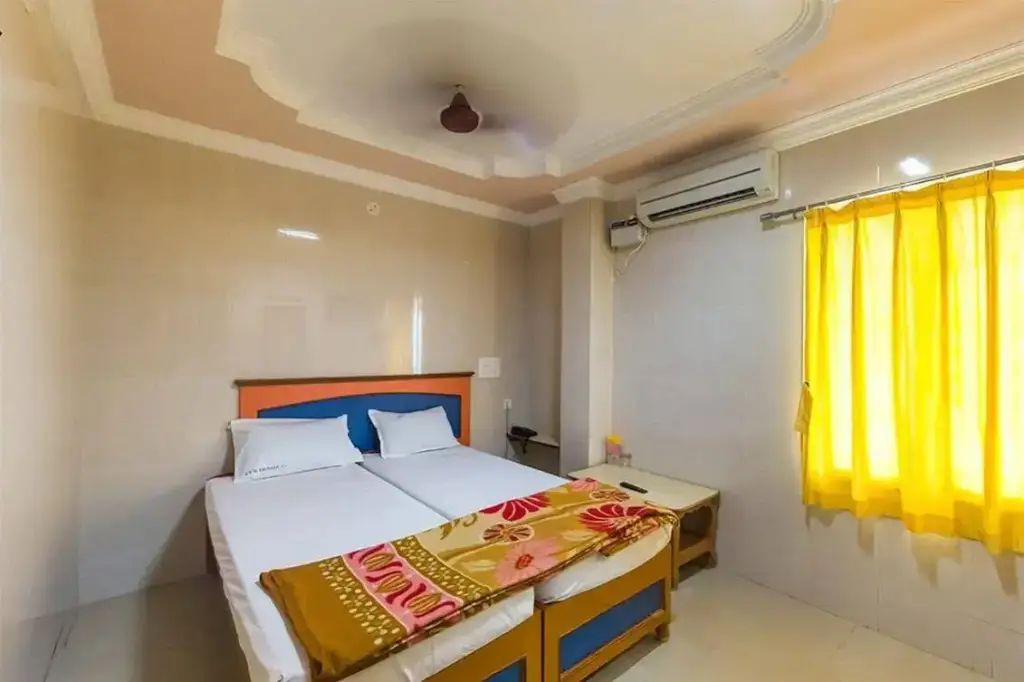 Тирупати: KVR Deluxe Residency