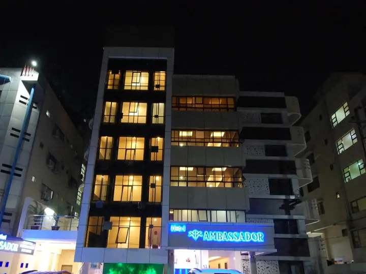 Индаур: Hotel Ambassador