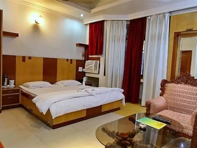 Крепость Jhansi: Hotel Yatrik