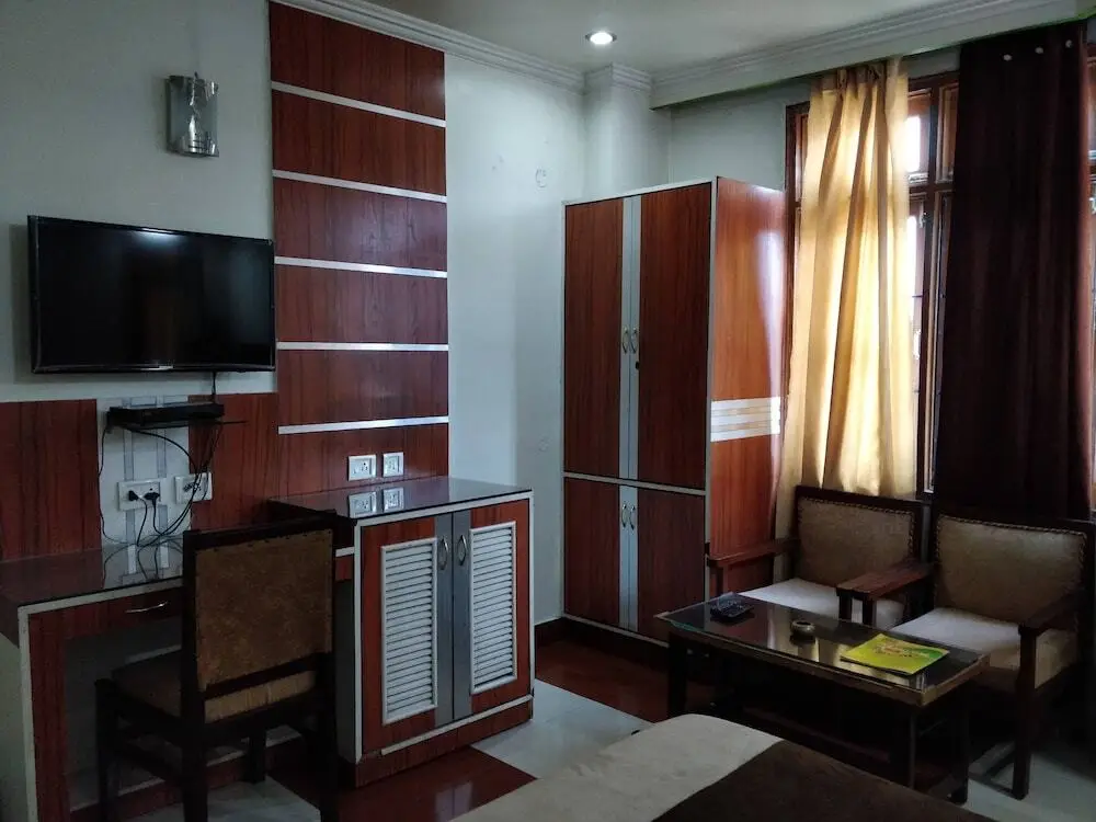 Крепость Jhansi: Hotel Yatrik