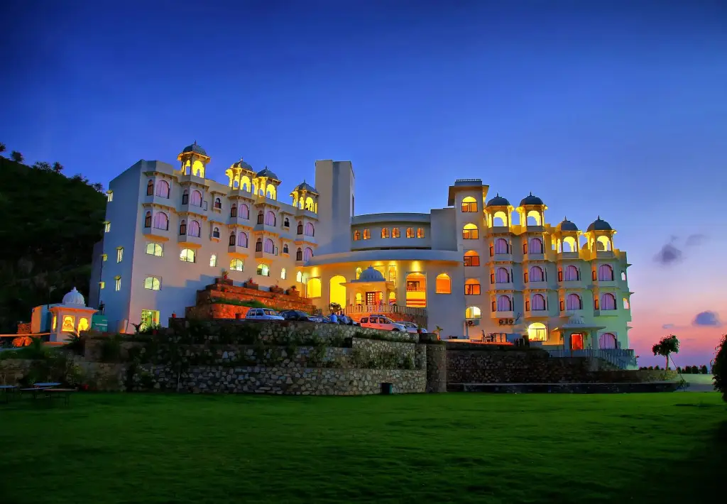 Bhairavgarh Palace Udaipur — фото 1