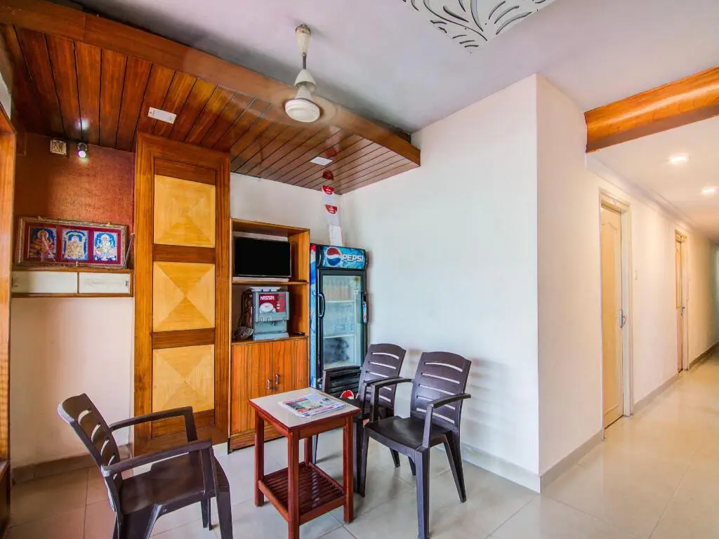 Висакхапатнам: OYO 13321 Hotel Lakshmi Paradise