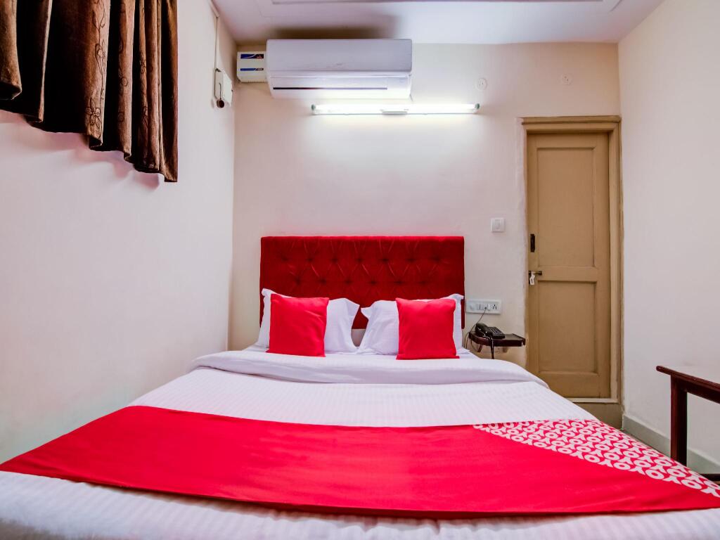 Висакхапатнам: OYO 13321 Hotel Lakshmi Paradise