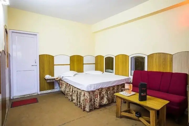 Шимла: Hotel Satkaar