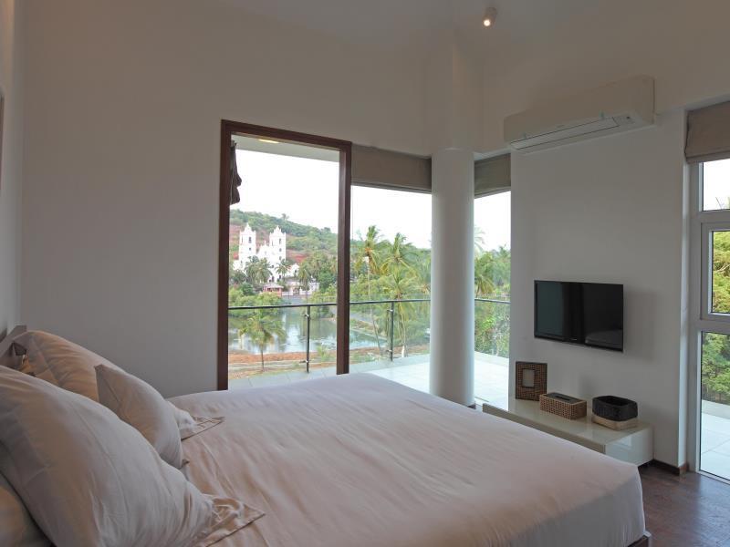 The Golden Pearl Calem Grove Hotel — фото 1